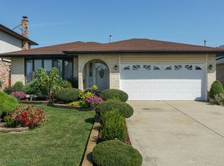 7916 W 80th St, Bridgeview, IL 60455