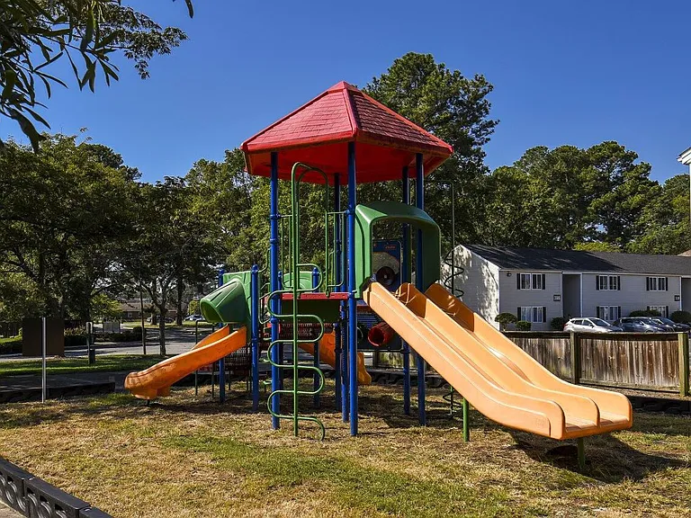 Chesapeake Pointe — Photo 29