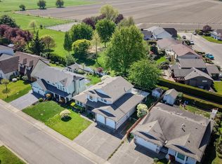 6915 Coach Lamp Dr, Chilliwack, BC V2R 2V4