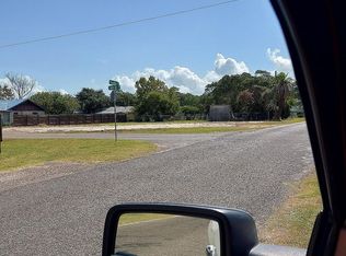 114 S 6th St, Fulton, TX 78358