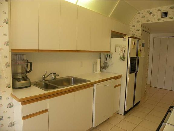 5th image of 1000 Island Blvd APT 1506