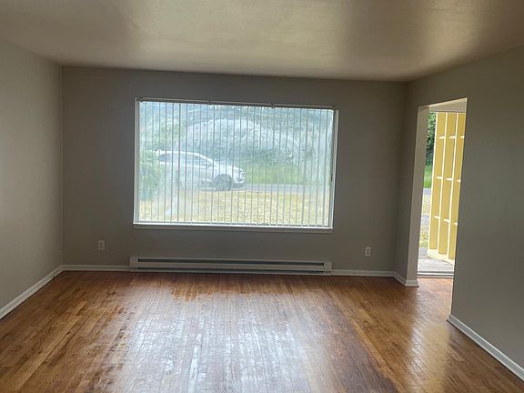 3rd image of 1244 Ash St