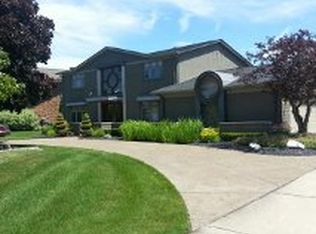 49538 Keycove St, Chesterfield, MI 48047