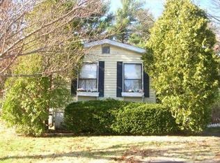3 Oldfield Dr, Kingston, MA 02364