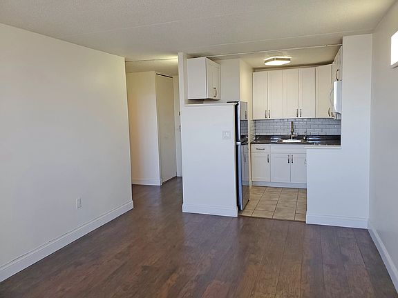 5th image of 300 Cathedral Pkwy #11D