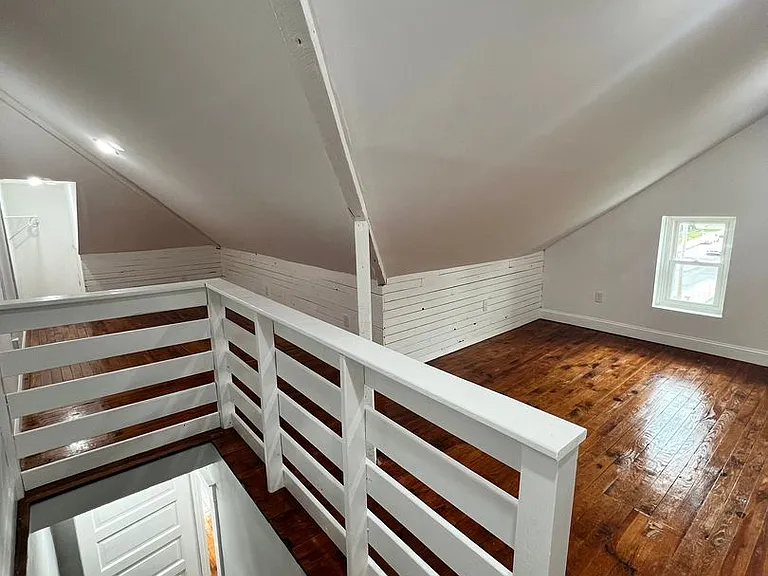 31 N Poplar St — Photo 21