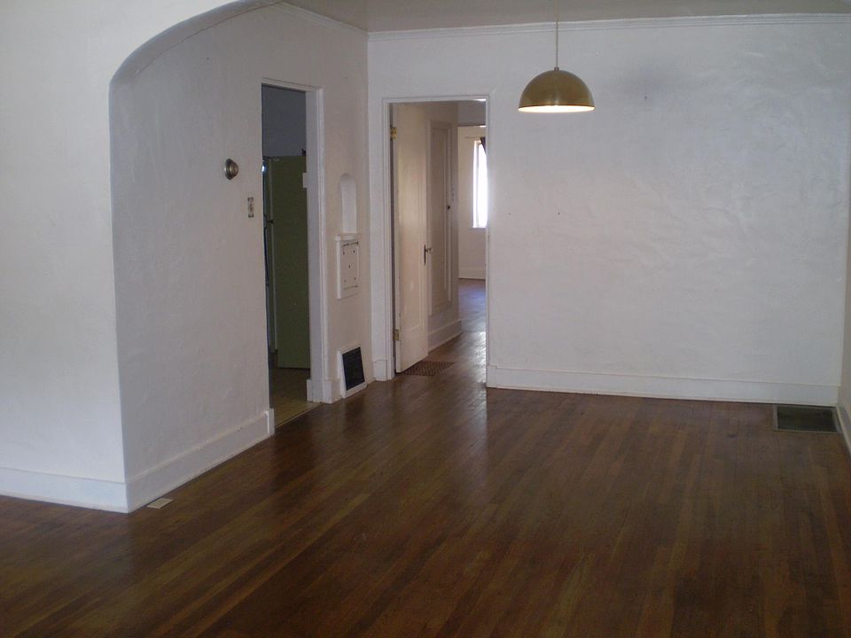 2nd image of 1823 Silver Ave SE