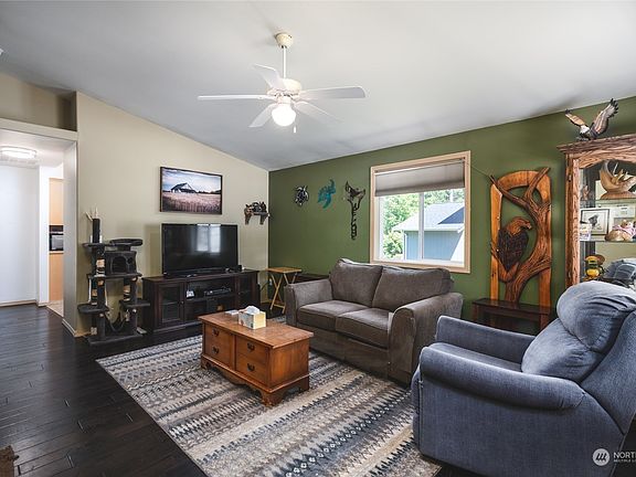 2nd image of 1220 N 12th Place
