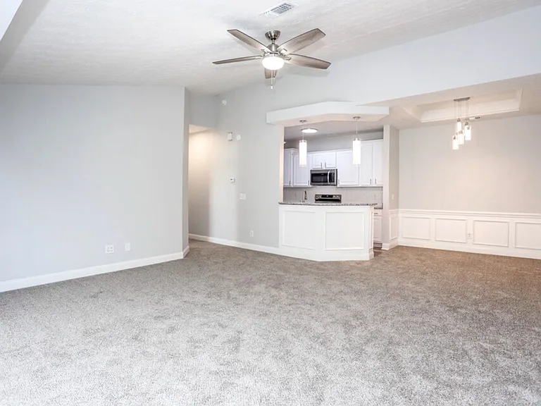 Anthos at Lexington Place — Photo 15