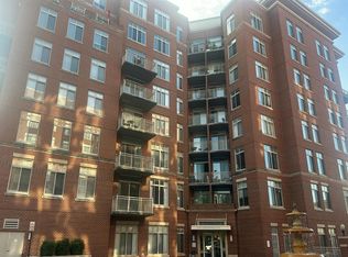 4480 Market Commons Dr Unit 416, Fairfax, VA 22033