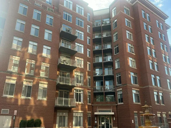 4480 Market Commons Dr Unit 416, Fairfax, VA 22033