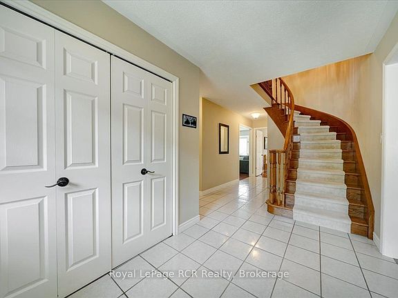5th image of 303 6th Ave W