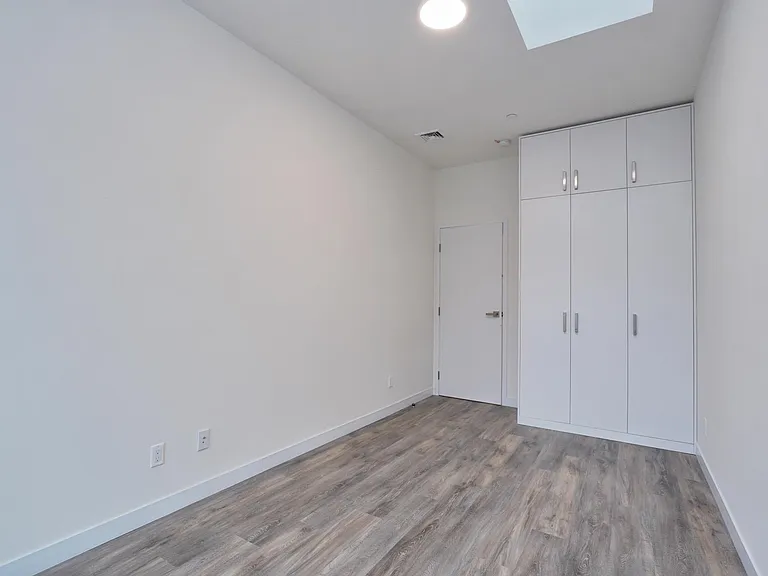 217 Main St #B — Photo 14