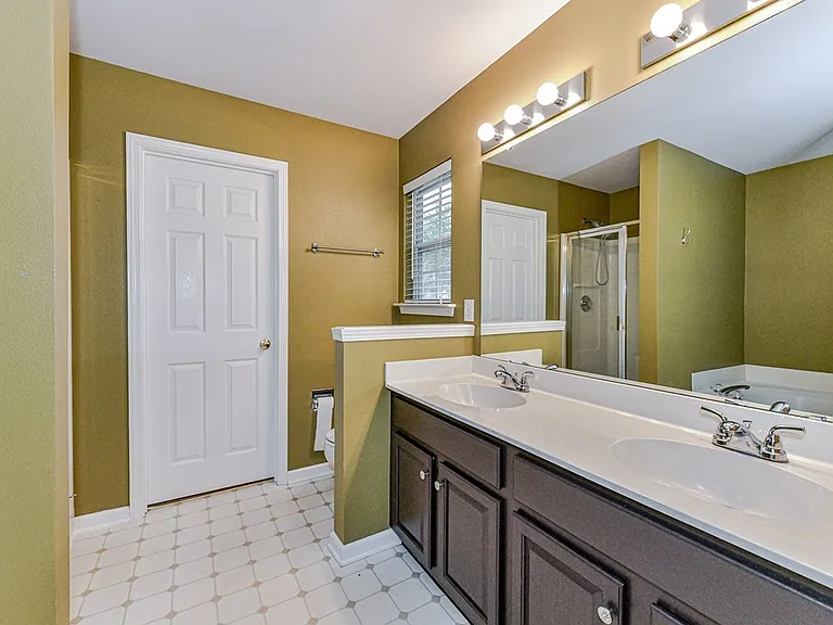 17201 Commons Crossing Dr — Photo 19