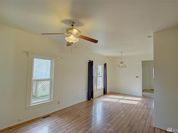 3rd image of 1315 Oxford Ave