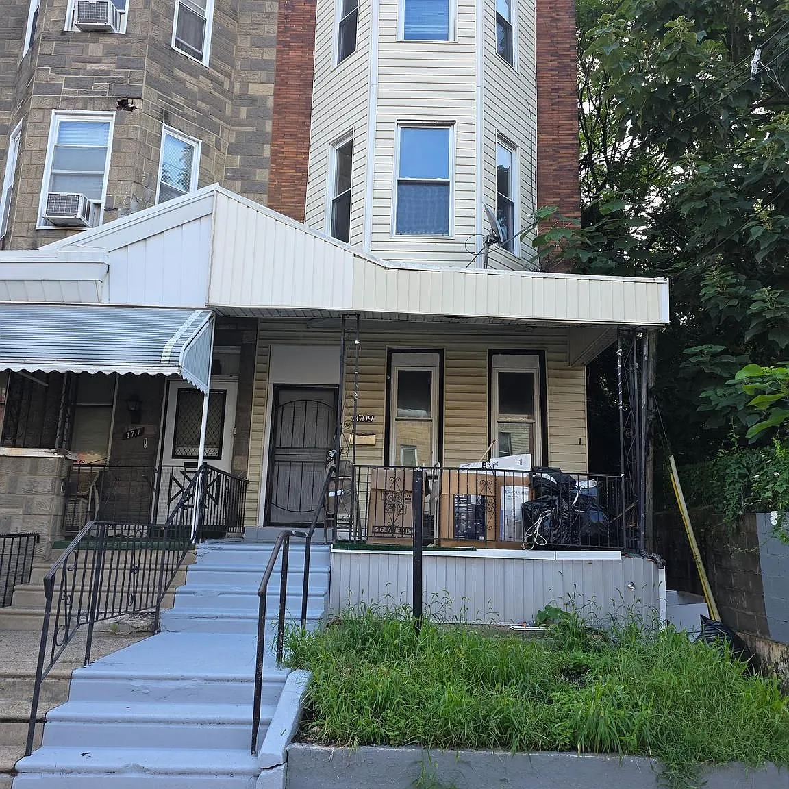 6 bed, 2340 sqft, $2,500 — Photo 1