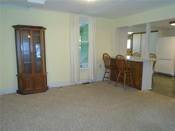 3rd image of 42 Fulton St