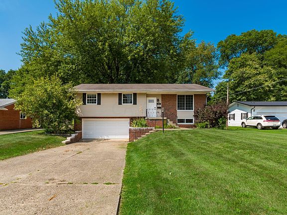 3rd image of 392 Meadowbrook Dr