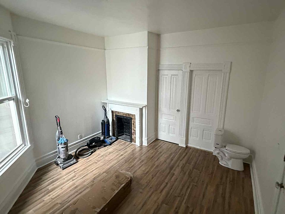 1st image of 2141 Pacific Ave #2