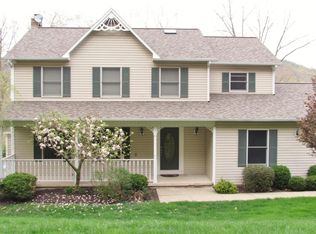 103 Summers Point Dr, Mill Hall, PA 17751