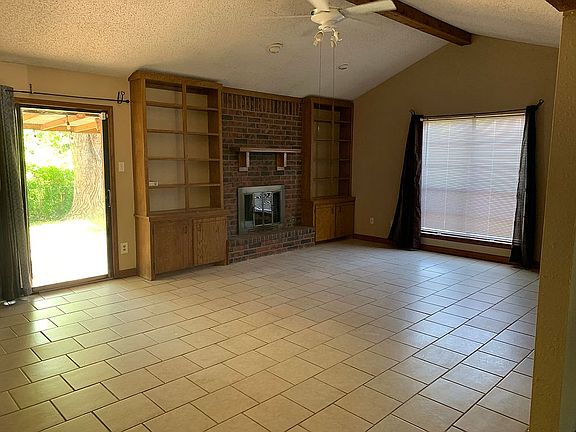 3rd image of 2308 NE 9th St