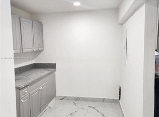 3040 NW 212th St, Miami Gardens, FL 33056