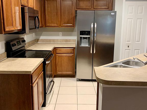 3rd image of 2427 Hibiscus Bay Ln