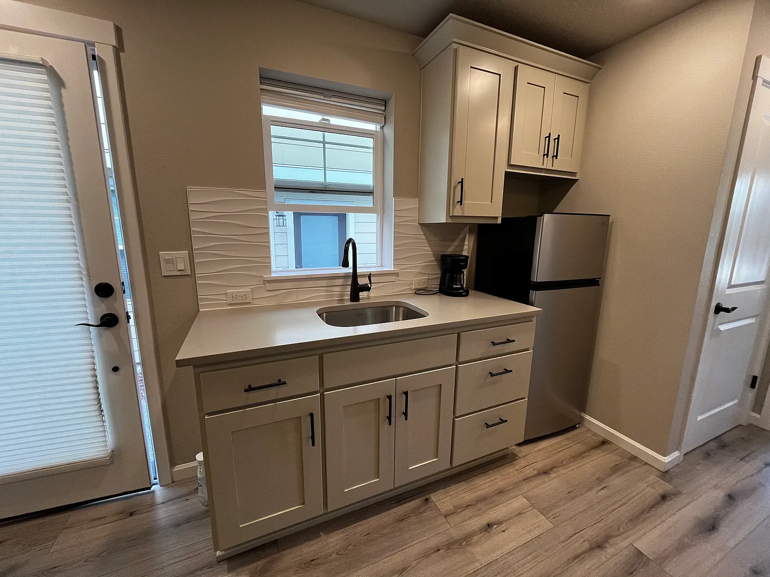 1 bed, 400 sqft, $1,600 — Photo 4