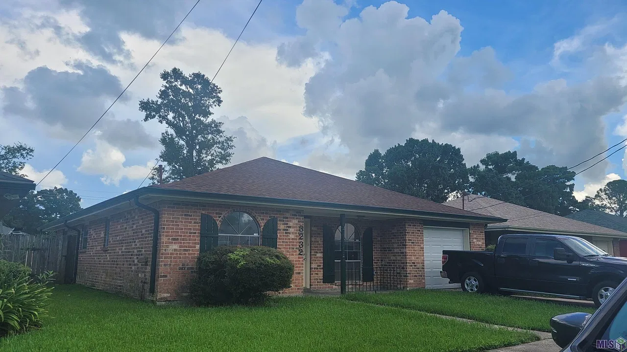 3 bed, 2053 sqft, $2,000 — Photo 1