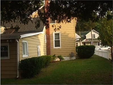3rd image of 1896 Lakeshore Dr