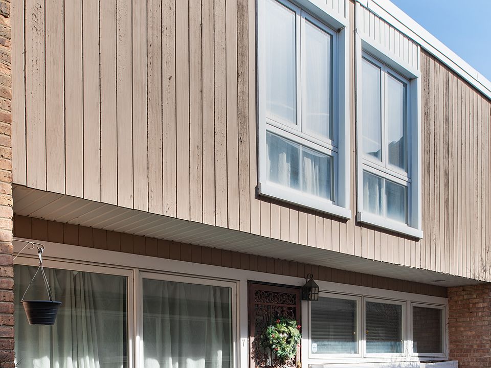 1st image of 344 W Dickens Ave