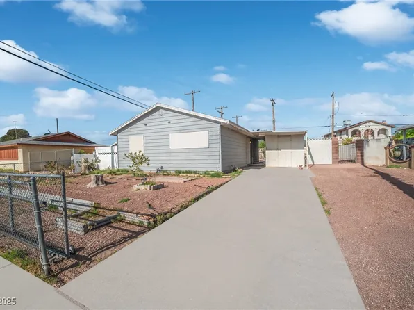 2229 La Puente St, Sunrise Manor, NV 89115