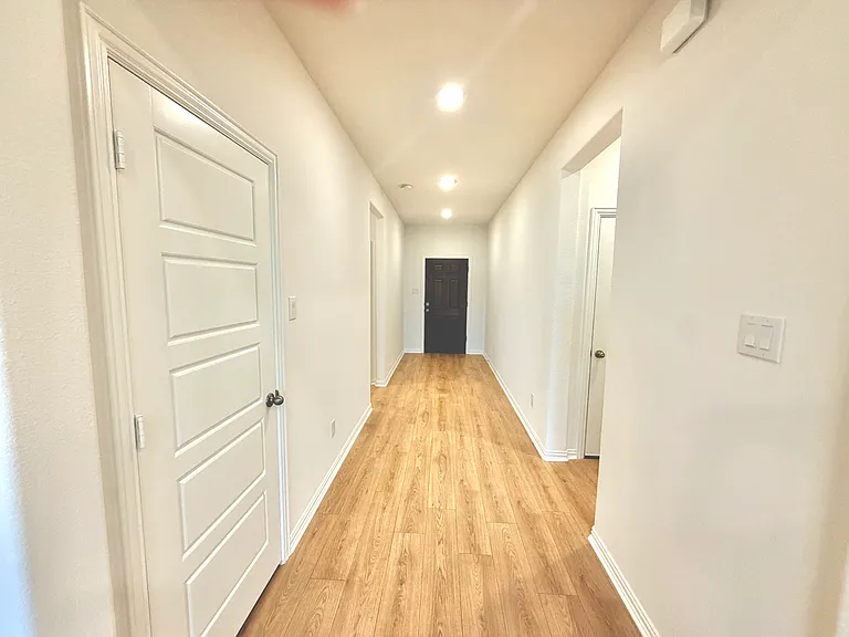 1609 Gulin St — Photo 7