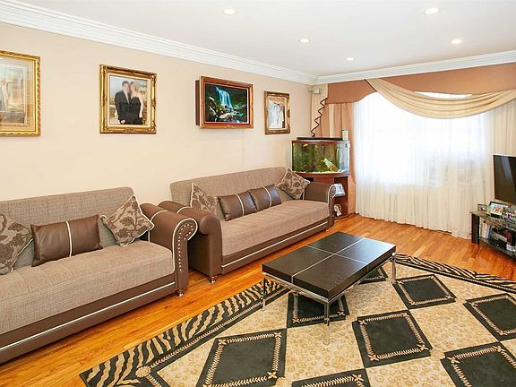 5th image of 10212 65th Ave #B32
