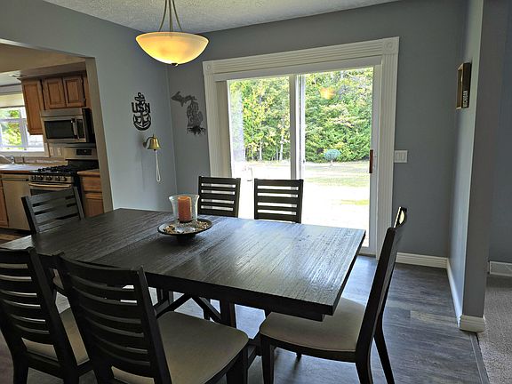 4th image of 125 Sorrels Dr