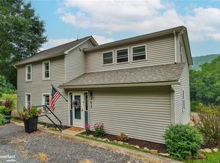 753 Lower Cherry Valley Rd, Stroudsburg, PA 18360