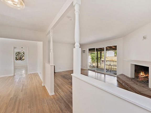 Landing area to Dinning Room & Living Room