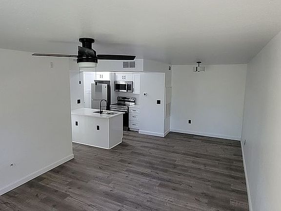 5th image of 3034 Parkway Blvd APT 306