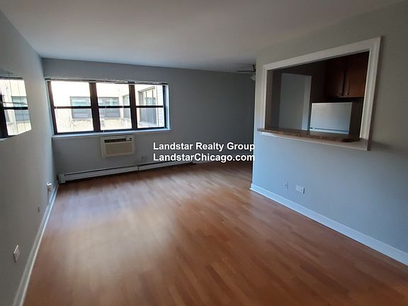 2nd image of 534 W Wellington Ave APT 307