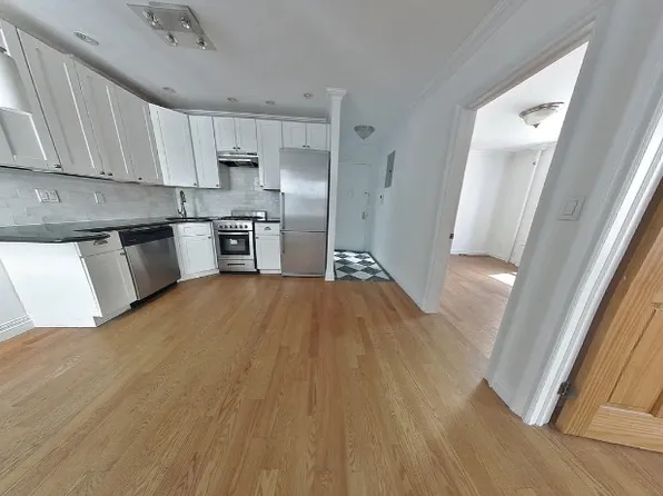 400 East 91st Street image 1 of 6