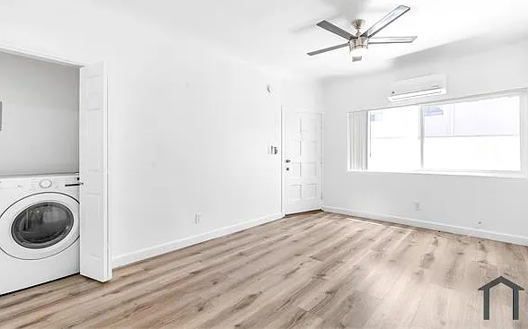 1843 S La Brea Ave #B — Photo 4