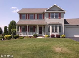 136 Lee Ann Ct, Hanover, PA 17331