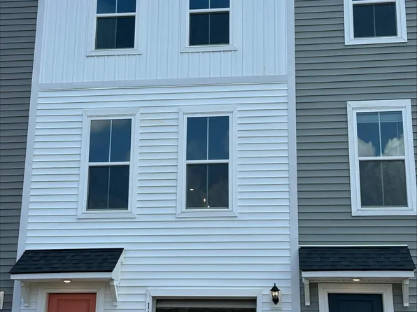 4633 Forest Hills Dr #1402, North Charleston, SC 29418