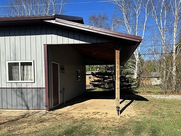 3rd image of 2965 Pointe Aux Barques Rd