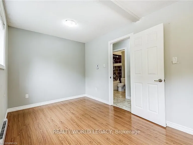 119 Cedar St S #8 — Photo 15