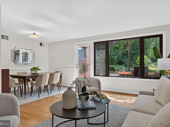 4114 Davis Pl NW APT 104, Washington, DC 20007