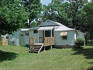 2nd image of 606 Oak St