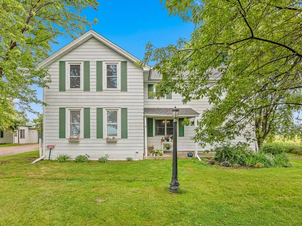 927 140th St, Roberts, WI 54023