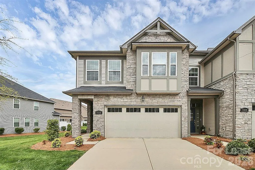 3 bed, 2.5 bath, 1852 sqft, $2,300 — Photo 2