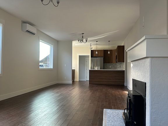 2nd image of 210 W Karr Ave